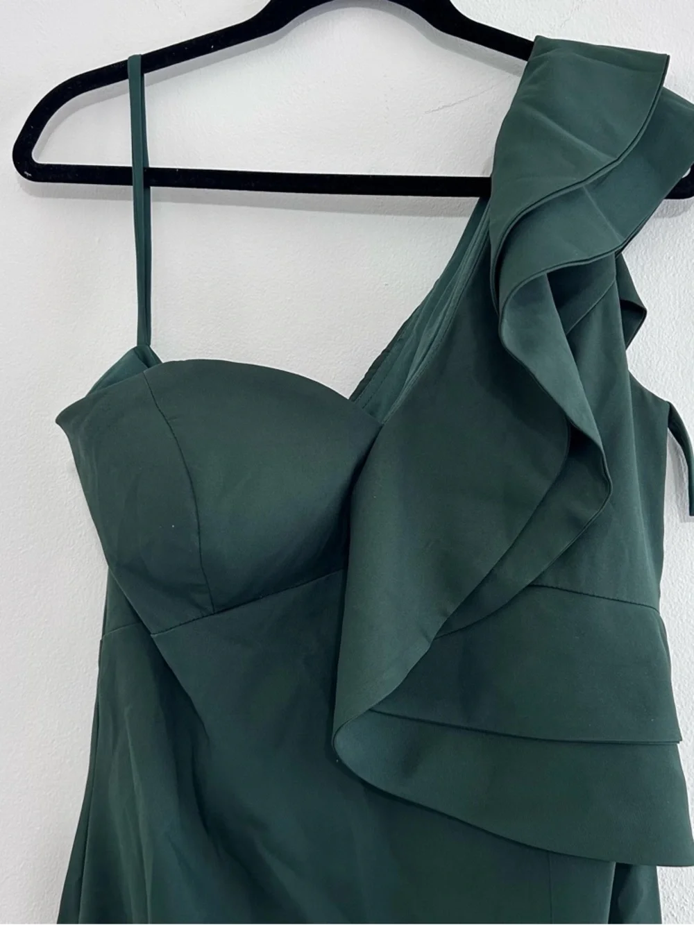 One-Shoulder Emerald Ruffle Mermaid Gown - Picture 4 of 5